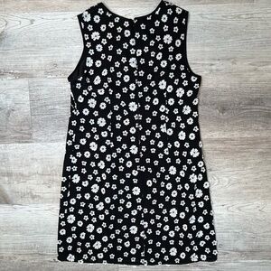Adrianna Papell Flower Appliqué Shift Dress Size 12 Black White Sleeveless